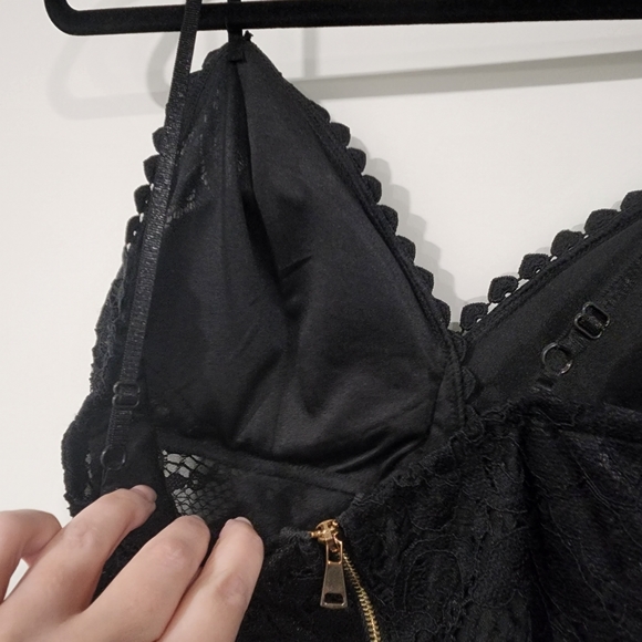 Flared Lace Cami - Picture 3 of 4